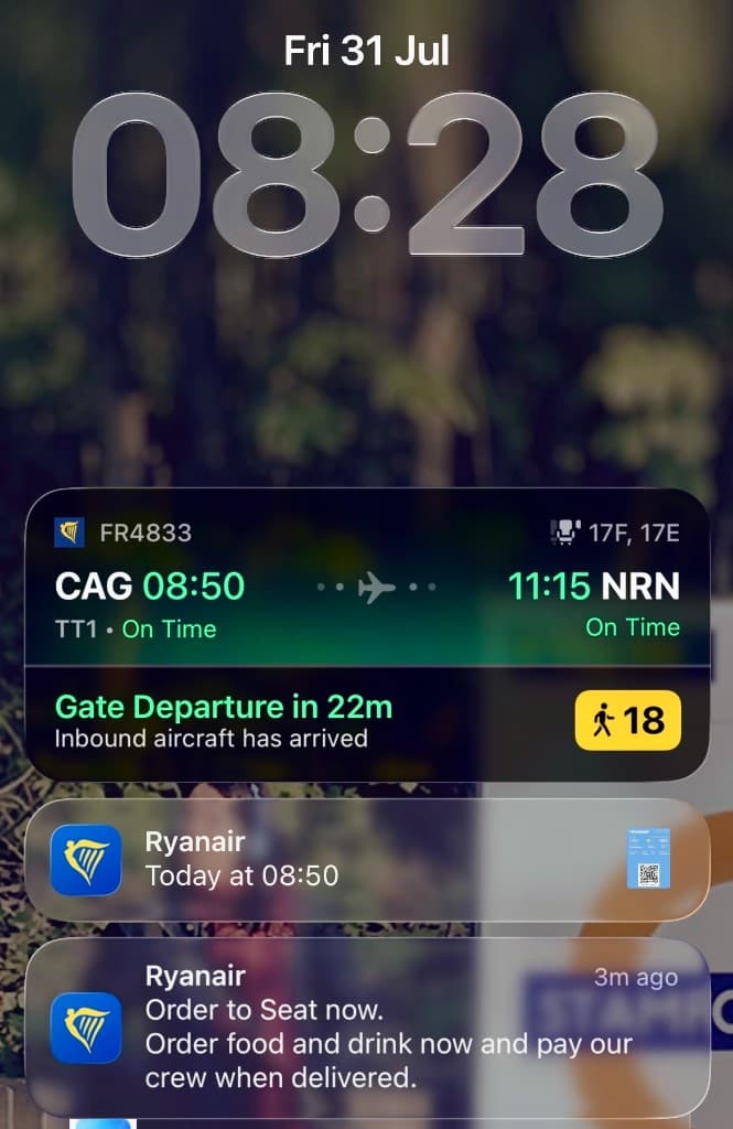 Ryanair lock screen notification: order to seat now, order food and drink before takeoff